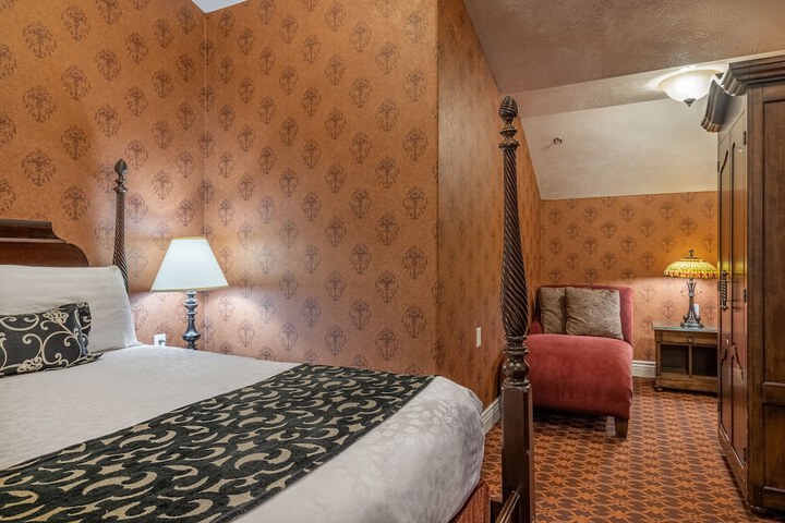 Room 17 of 56