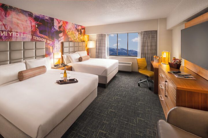Sky Tower Deluxe 2 Queen Beds (8 of 9)
