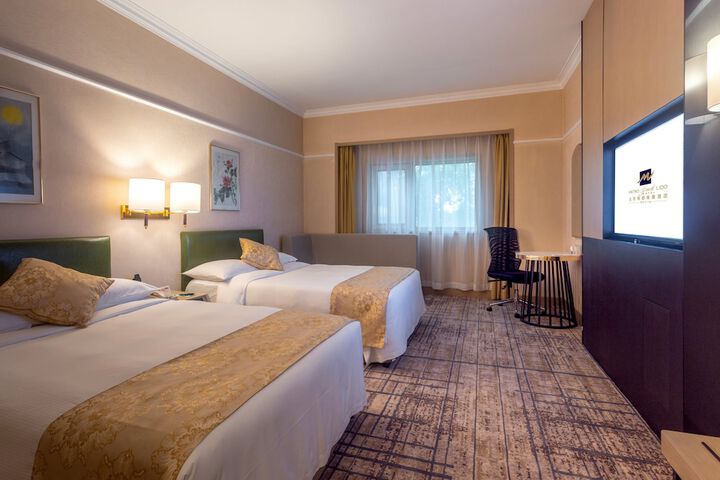 Room 37 of 175