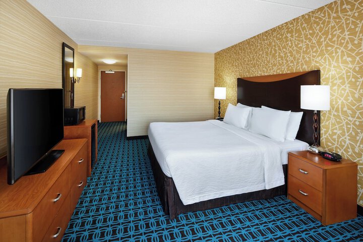 1 King Bed (7 of 13)