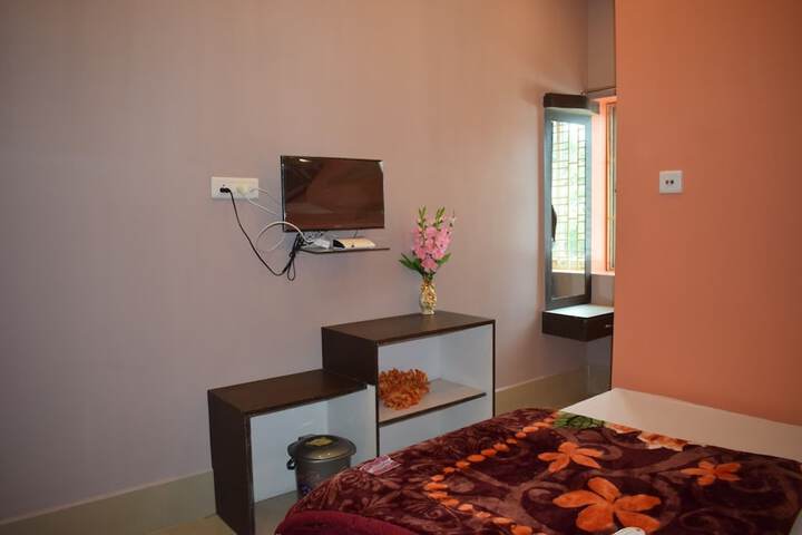 Room 10 of 16