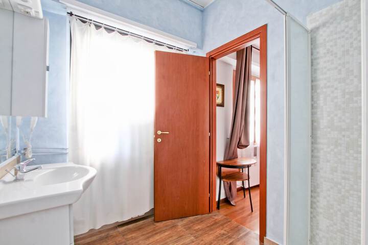 Room 25 of 51