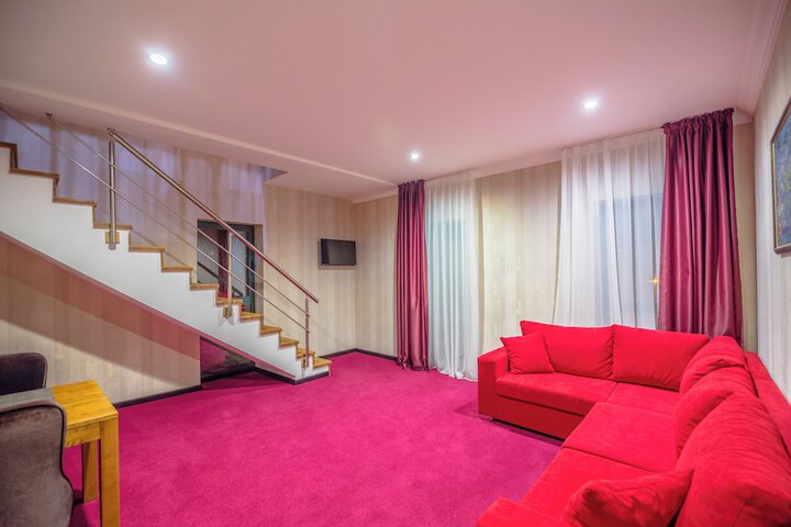 Room 13 of 70