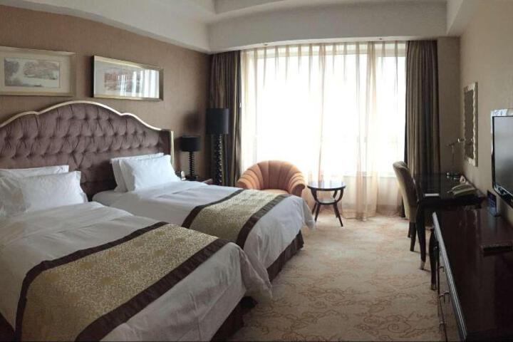 Raypar Yulong International Hotel