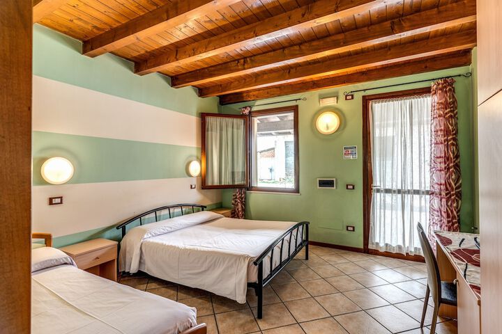 Room 15 of 69