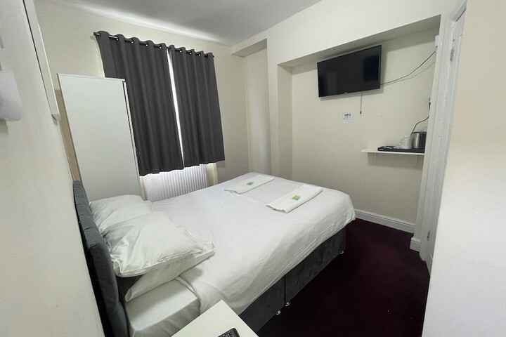 Room 17 of 32