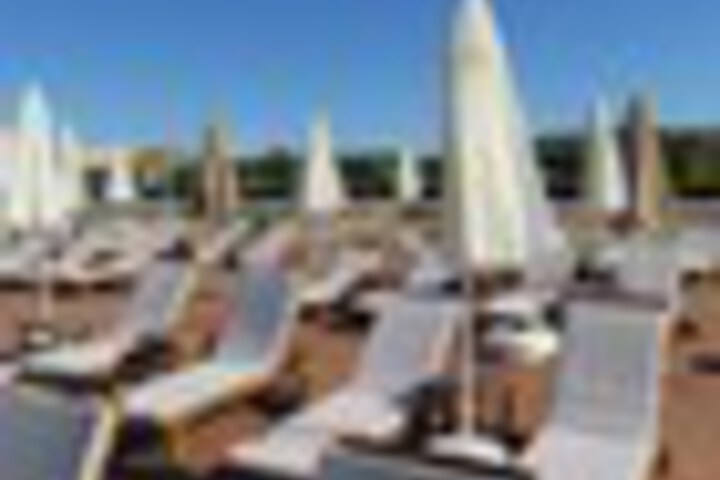 Sundeck 95 of 96