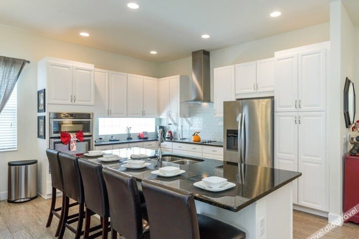 Rental Near Orlando 6 Br Home by RedAwning