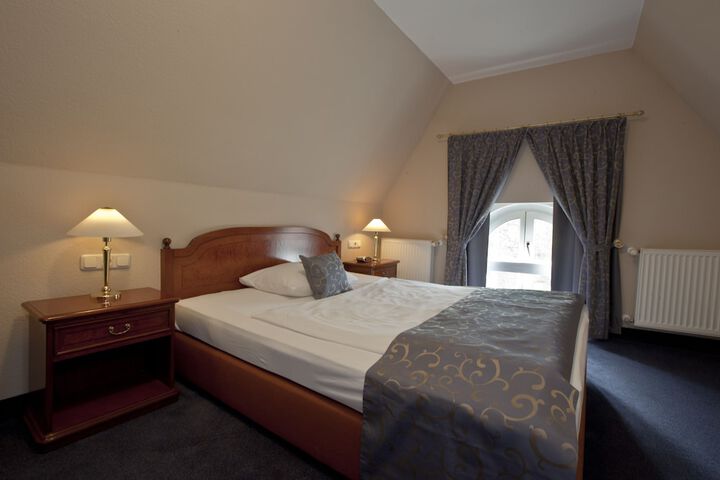 Room 14 of 37