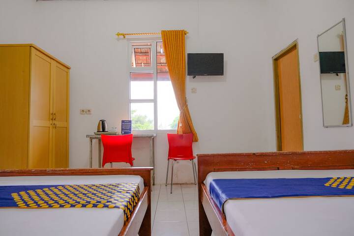 Room 13 of 35