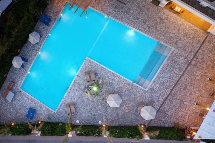Hotel Pool