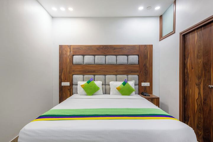 Room 27 of 54