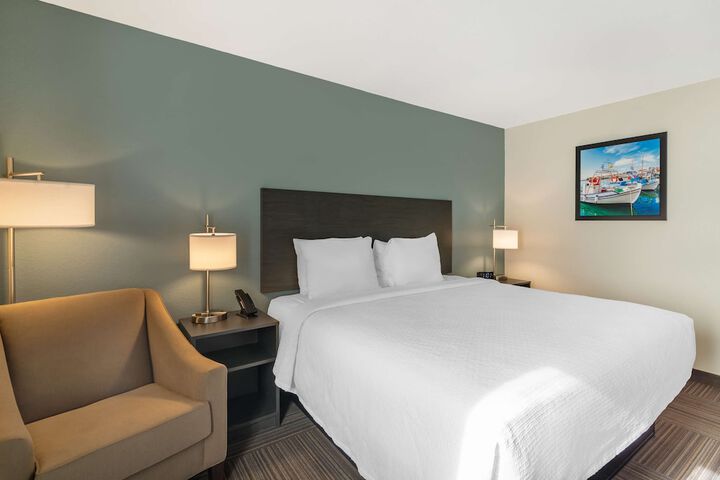 1 King Bed Microwave and Refrigerator Full Breakfast (21 of 21)