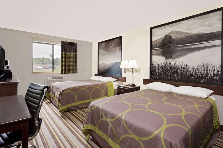 2 Queen Beds (8 of 14)