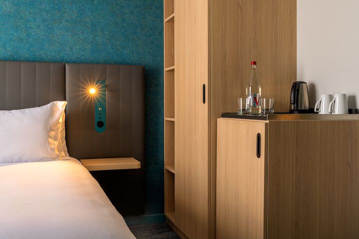 Room 33 of 88