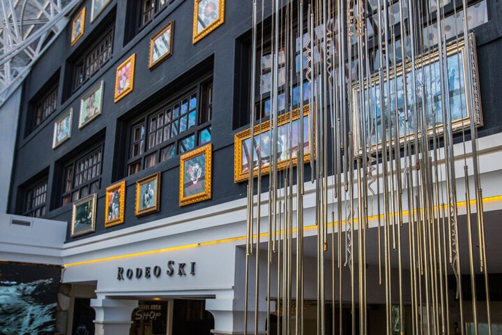 Hotel 2 of 49