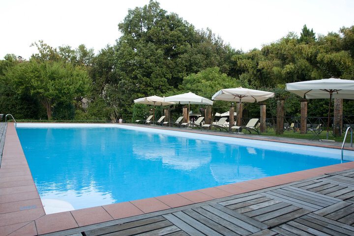 Pools & Facilities