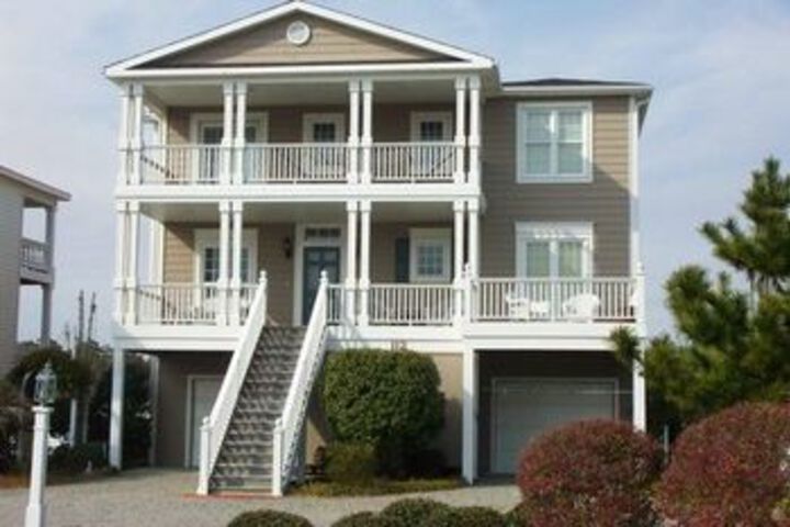 Photo of Living Large 4 Br Home