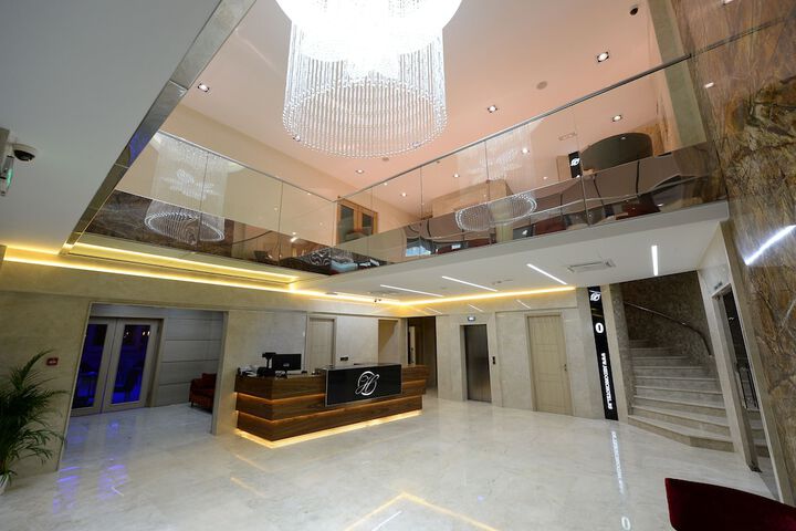 Entrance & Lobby