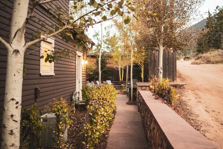 Hotel Exterior 63 of 74