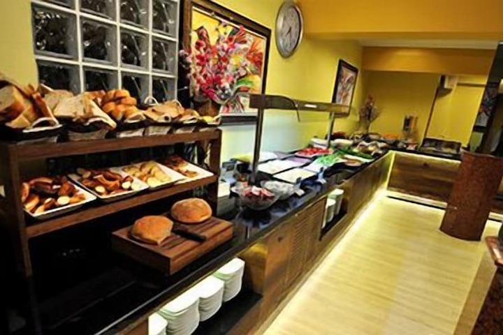 Dining Photos