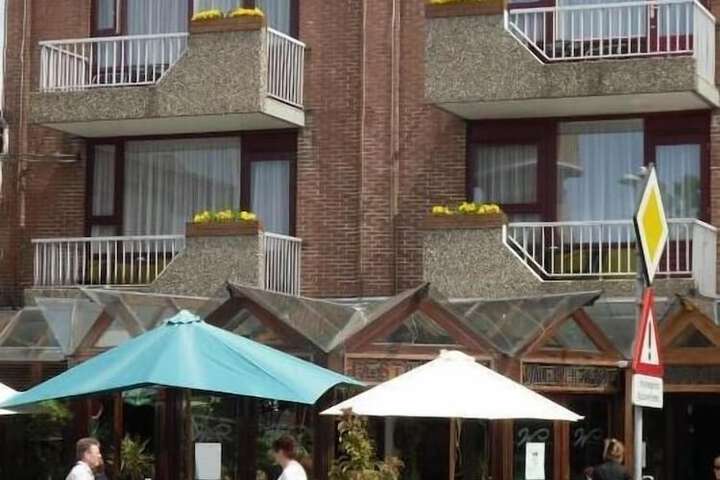 Hotel 62 of 68