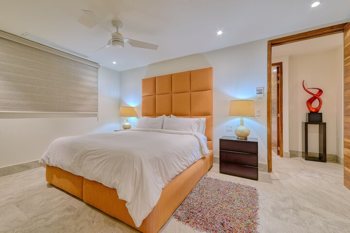 Room 8 of 270