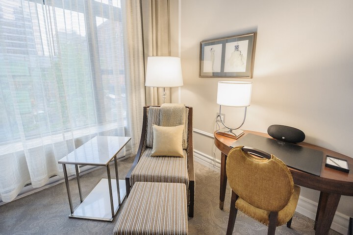 Room 51 of 169