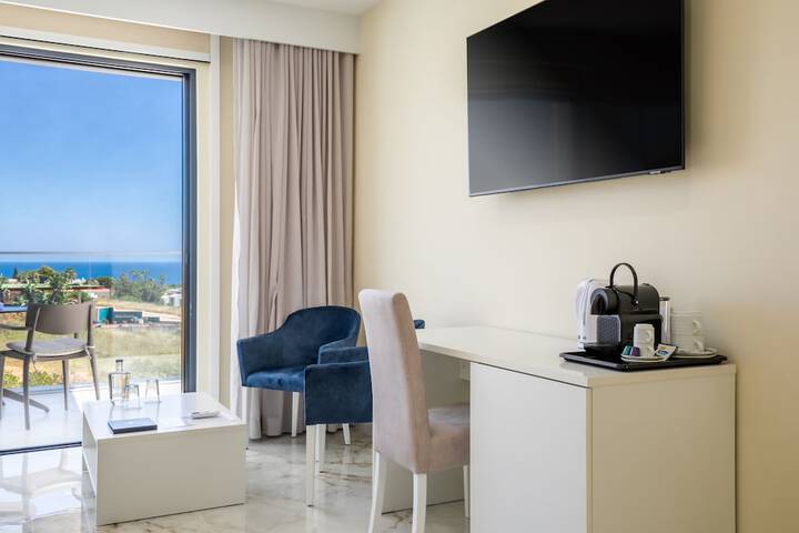 Room 47 of 157