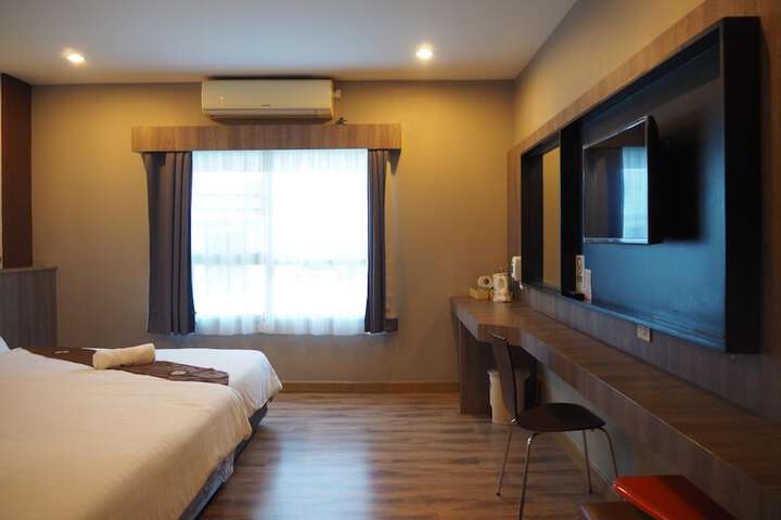Room 36 of 65