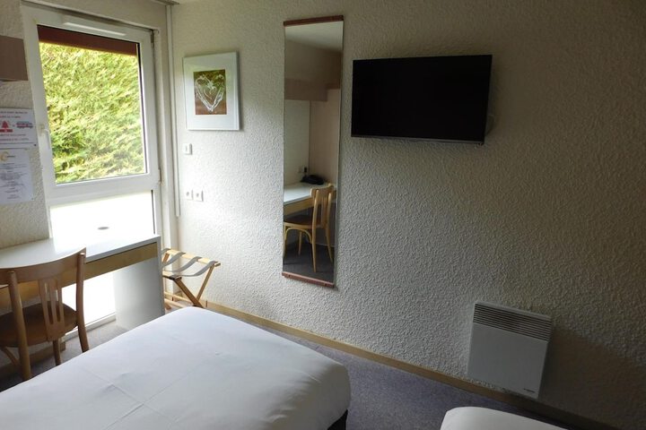 Room 16 of 33
