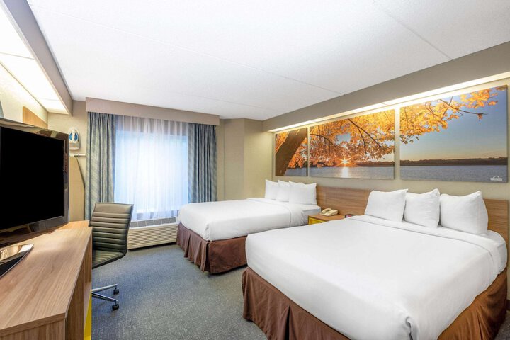 2 Double Beds (9 of 9)