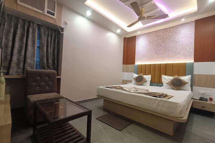 Room 28 of 54