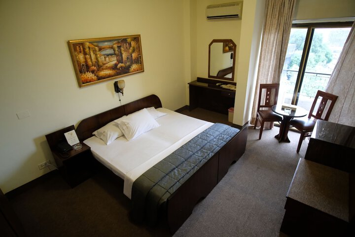 Room 22 of 60
