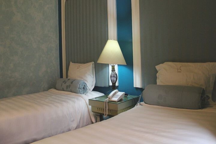 Room 15 of 27