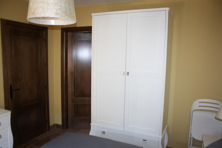 Room 4 of 49