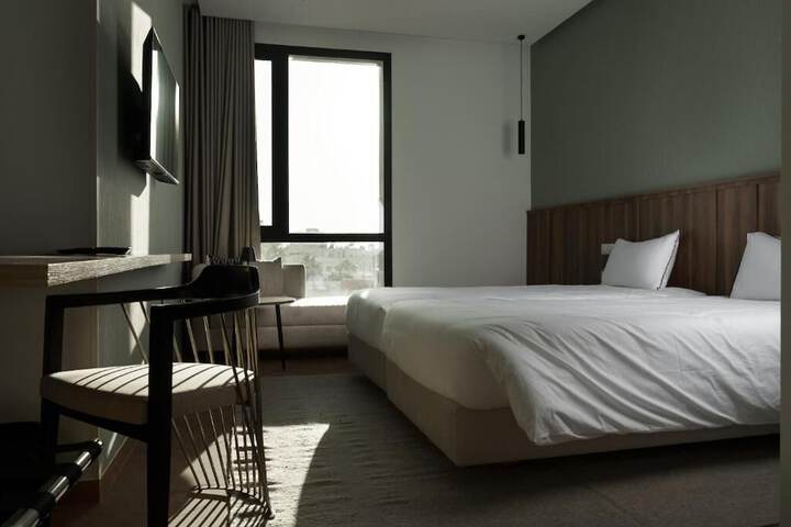 Room 30 of 74