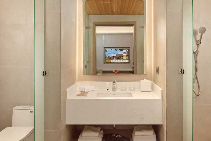 Room 52 of 75