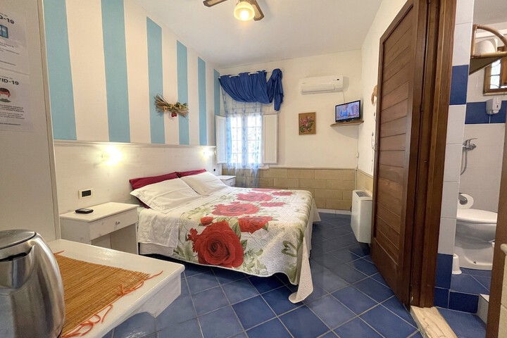 Room 12 of 97