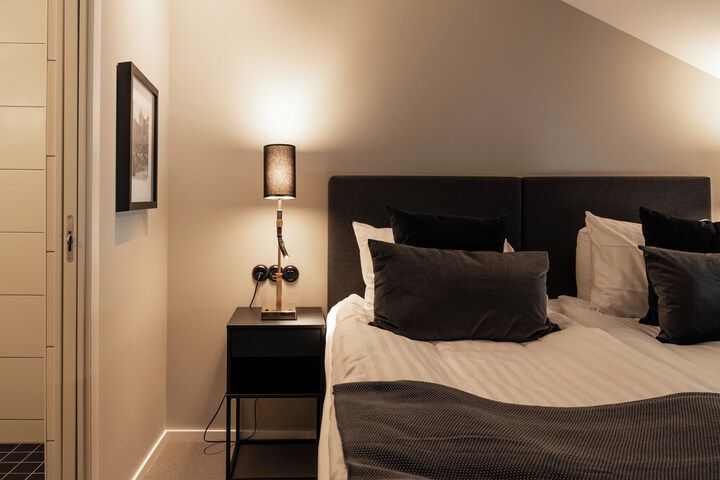 Room 4 of 44