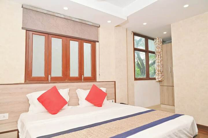 Room 14 of 90