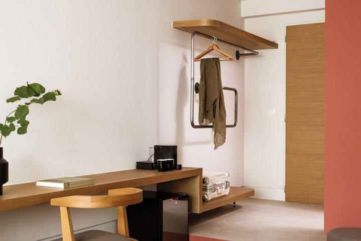Room 26 of 65