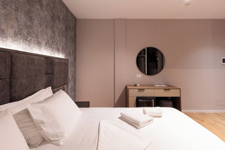 Room 52 of 141