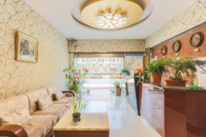 Photo of Huajinglou Business Hotel