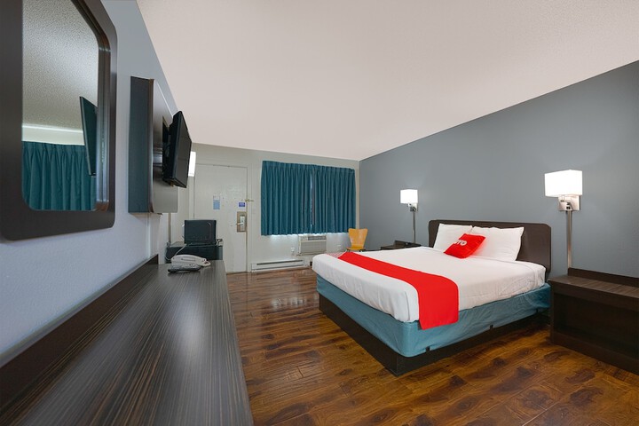 Room 30 of 108