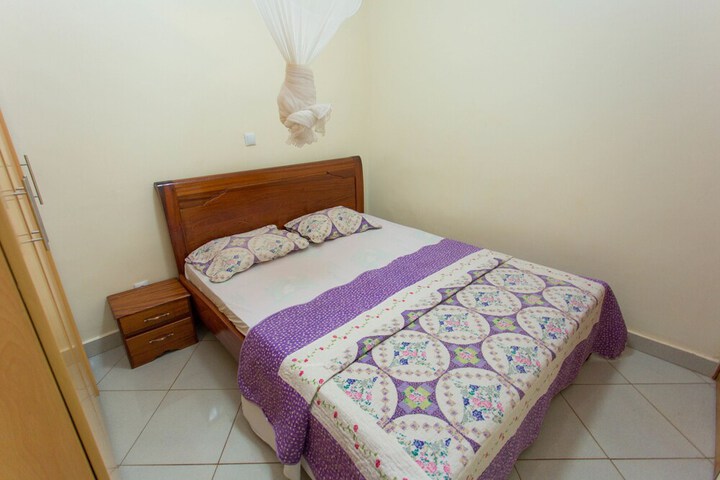 Room 4 of 27