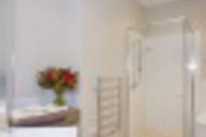 Room 195 of 216
