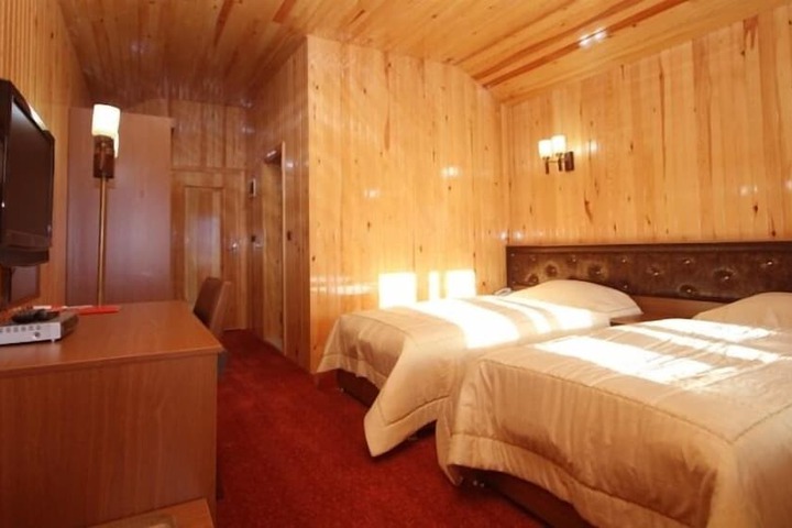 Room 6 of 26