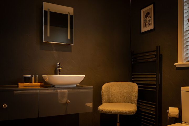 Room 10 of 21