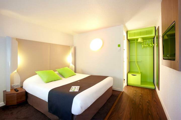 Room 9 of 40